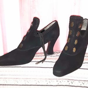 Karl Lagerfeld VTG black suede heels